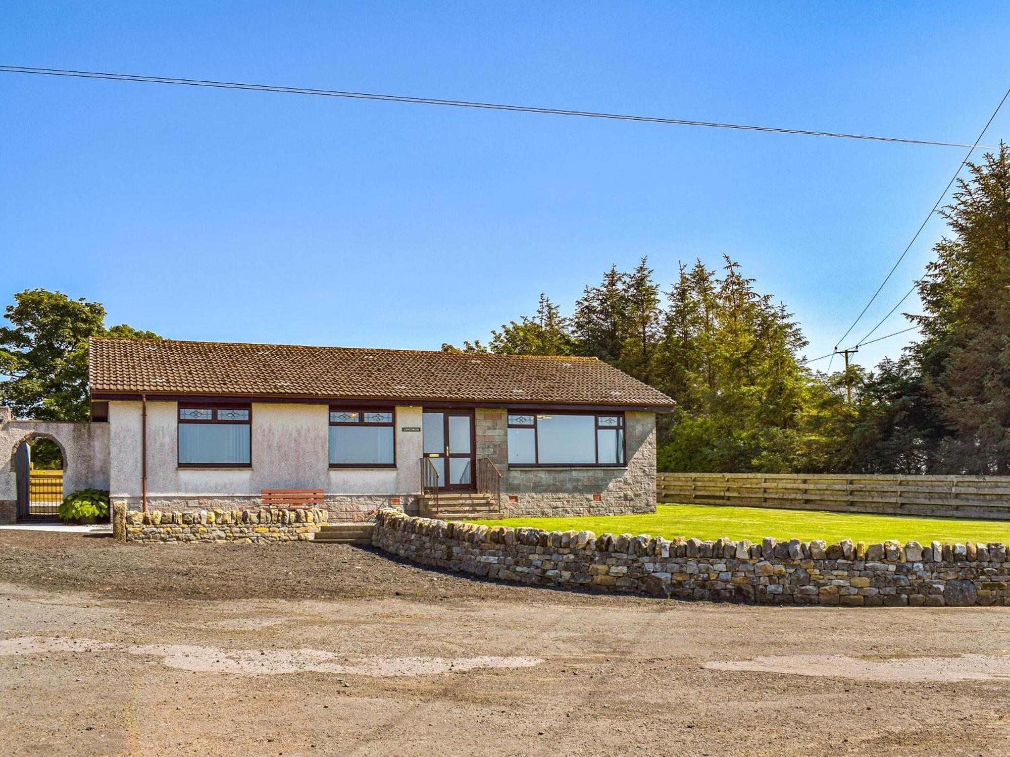 Lowesmuir Holiday home *
